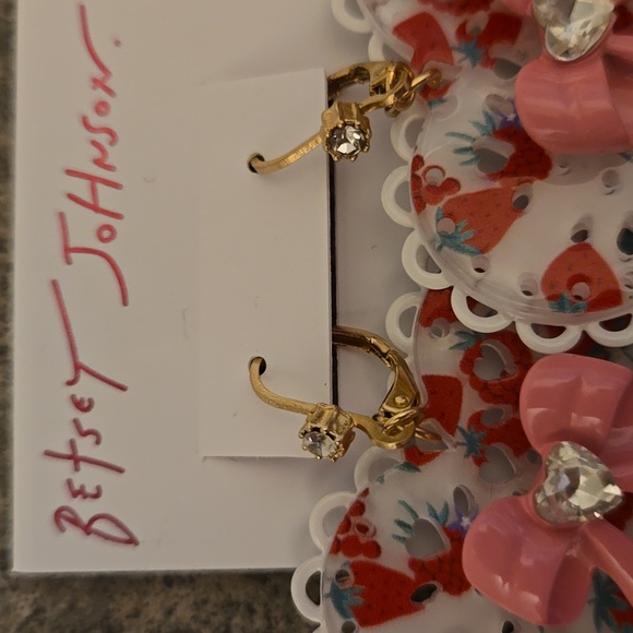 Betsey Johnson Floral Heart Earrings with Pink Bow New - Picture 3 of 3